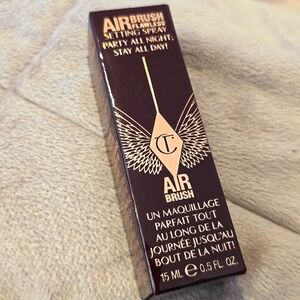 CHARLOTTE TILBURY AIRBRUSH FLAWLESS SETTING SPRAY.